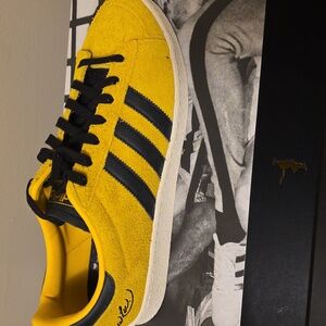 NEW Adidas Jabbar Low Black Yellow